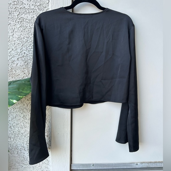 WAYF Black Long Sleeve Button Up Crop Top Blouse Flared Bell Sleeve XS NWTS - Picture 4 of 11